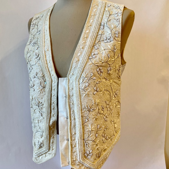 VINTAGE LIZ CLAIRBORN Beaded Embroidered Silk Vest Ivory Petite - Picture 5 of 14